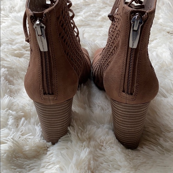 Vince camuto lace up block heel NIB - Picture 4 of 5